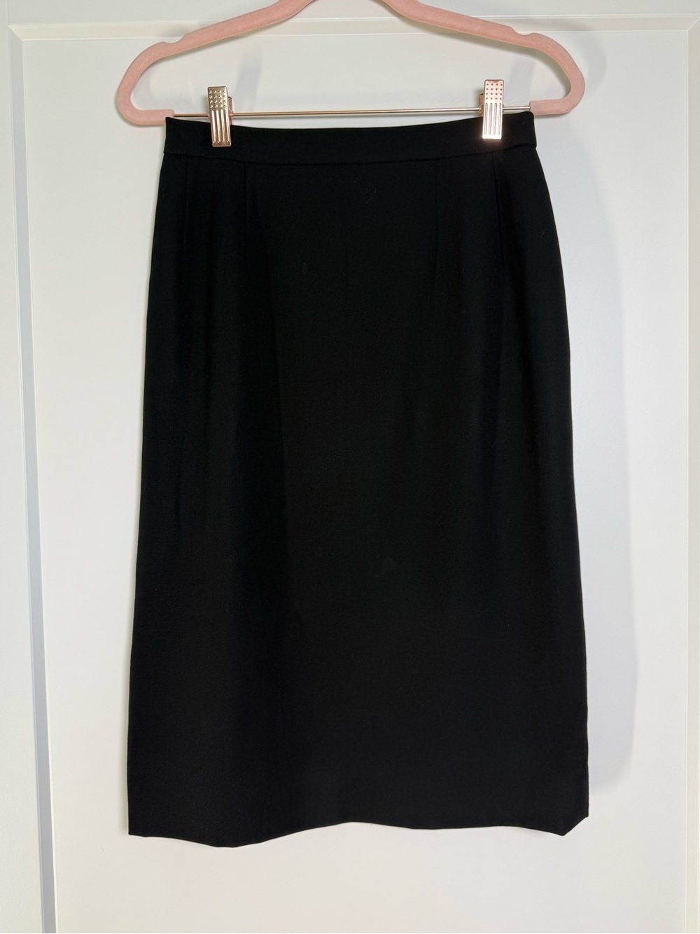 Austin Reed Black 100% Worsted Wool Pencil Skirt Women’s Size 4 Lined Midi